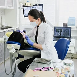 Przewodnik po usługach pogotowia stomatologicznego: Kiedy i dlaczego warto z nich korzystać?
